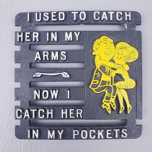 LOT of 2 Vintage 1960s Collectible Cast Iron Kitchen Trivets with Funny Sayings - Picture 4 of 7